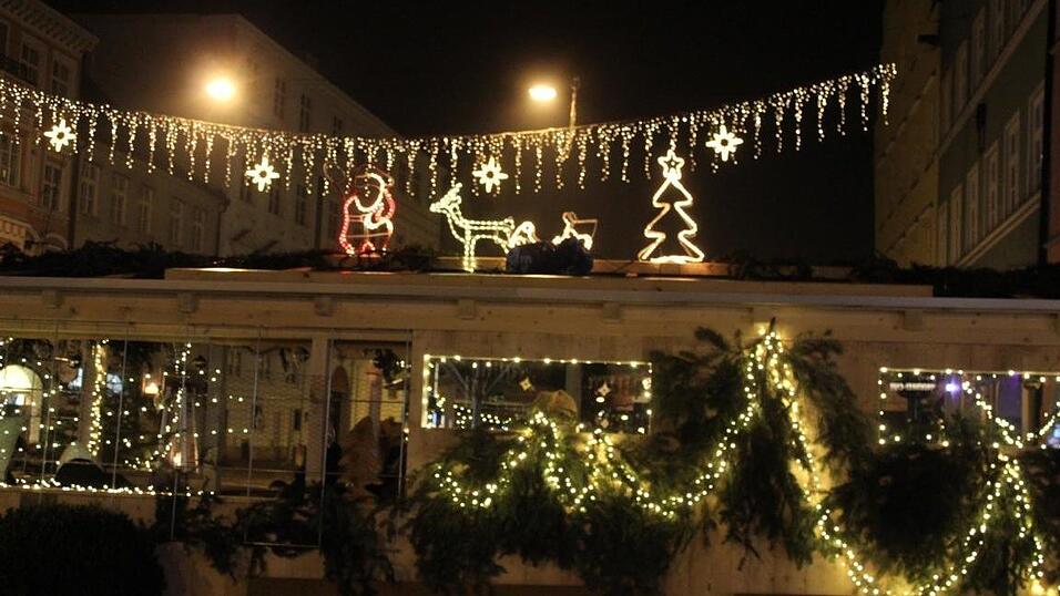 Das sind die Bilder vom Samstag auf dem Landshuter Christkindlmarkt. Das sind die Bilder vom Samstag auf dem Landshuter Christkindlmarkt.