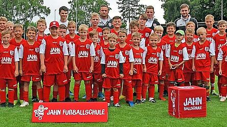 Teilnehmer, Trainer und Organisatoren des Fu&szlig;ballcamps zogen am Ende ein sehr positives Fazit.