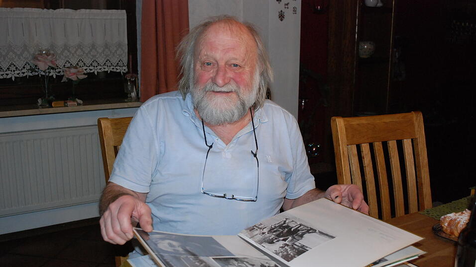 Hermann Kr&auml;mer beim St&ouml;bern in alten Fotos.