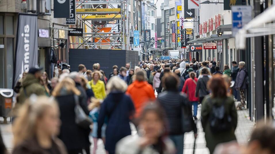 Verbände fordern, dass sonntags häufiger eingekauft werden kann. (Symbolbild) Verbände fordern, dass sonntags häufiger eingekauft werden kann. (Symbolbild)