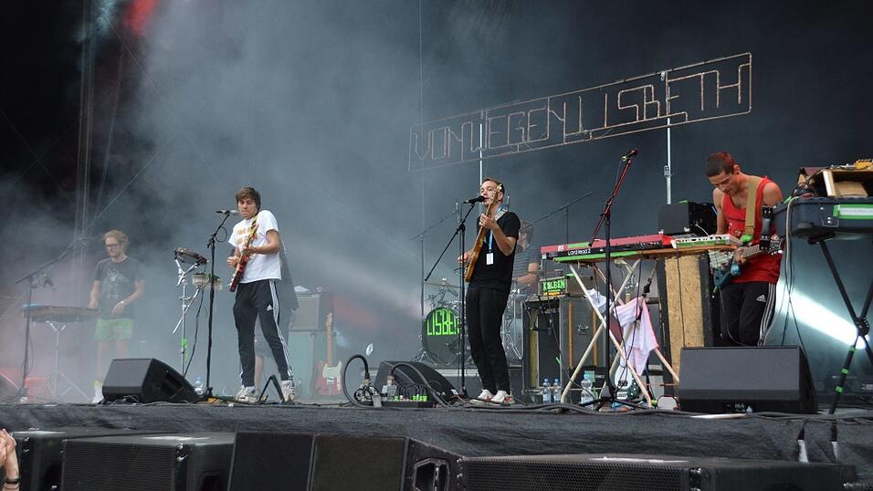Die Band 'Von Wegen Lisbeth' eröffnete am Samstag die Mainstage.