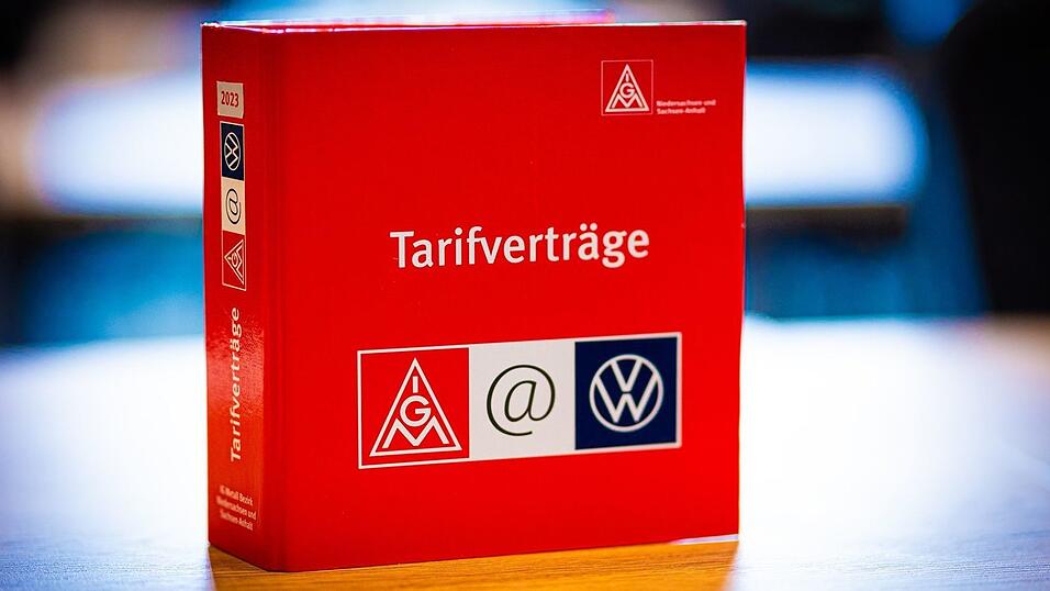 Sie werden bald neu verhandelt: Die Tarifverträge bei Volkswagen. (Archivbild) Sie werden bald neu verhandelt: Die Tarifverträge bei Volkswagen. (Archivbild)