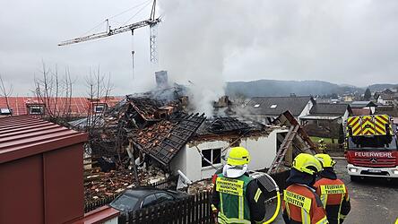 Das Wohnhaus ist stark einsturzgefährdet.