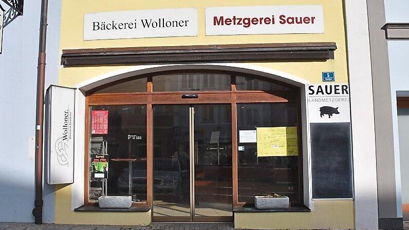 Bäckerei und Metzgerei am Stadtplatz.