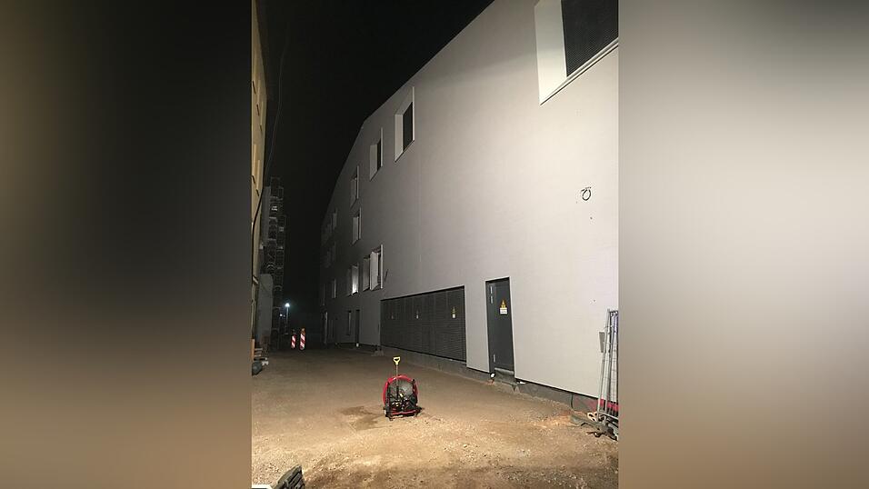 Auf dem Neubauareal des Museums der Bayerischen Geschichte hat es in der Nacht auf Sonntag gebrannt.