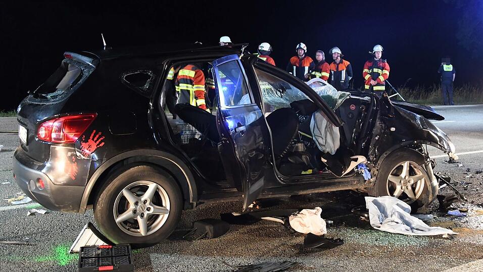 Warum die Frau auf die Gegenfahrbahn kam, ist bisher nicht gekl&auml;rt.