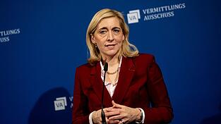 Gesundheitsministerin Nina Warken begr&uuml;&szlig;te den Kompromiss im Vermittlungsausschuss.