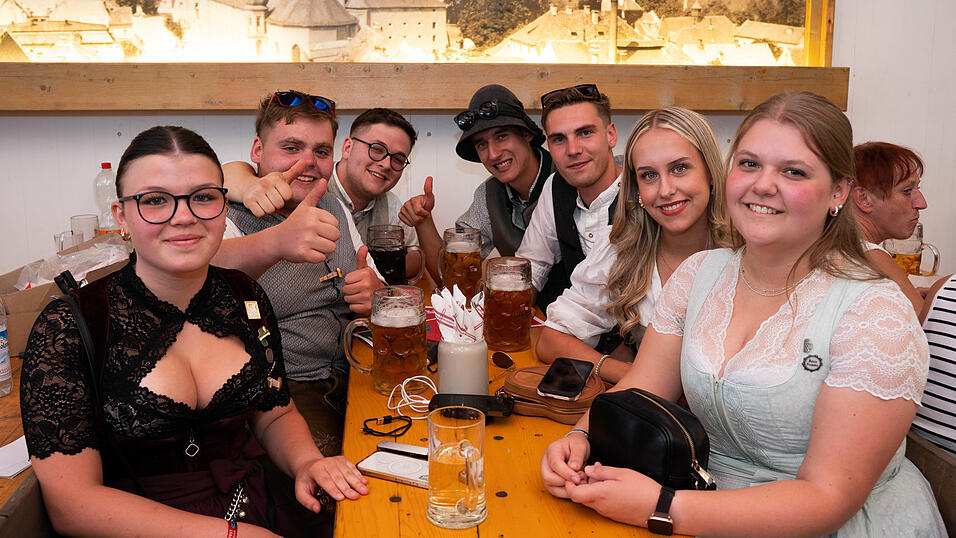 Die Partybilder vom Mittwoch, 12. August, aus dem Festzelt Krönner. Die Partybilder vom Mittwoch, 12. August, aus dem Festzelt Krönner.