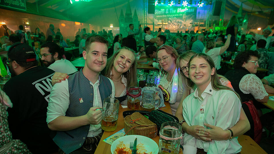 Die Partybilder von Montag, 22. August 2022, aus dem Festzelt Reisinger. 