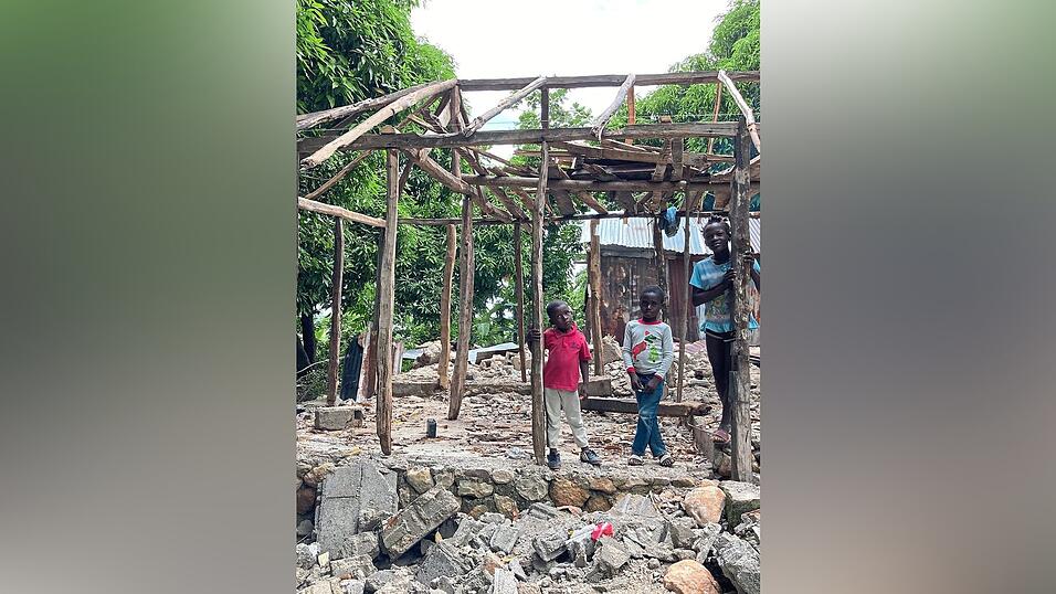 Viele haben ihr Zuhause verloren und m&uuml;ssen es wieder neu aufbauen.