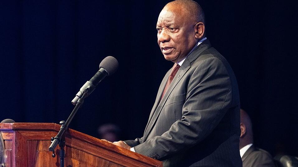 Südafrikas Präsident Cyril Ramaphosa spricht auf der Eröffnungssitzung des G20-Außenministertreffens in Johannesburg, Südafrika. Südafrikas Präsident Cyril Ramaphosa spricht auf der Eröffnungssitzung des G20-Außenministertreffens in Johannesburg, Südafrika.