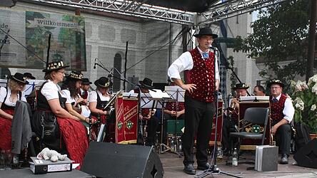 Die Marktkapelle spielte auf dem Marktplatz.