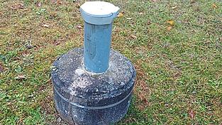 Grundwassermessstellen wie diese in Münster in der Gemeinde Steinach sehen eher „unspektakulär“ aus. Sie sind aber wichtig für die Überwachung der Trinkwasserqualität. Grundwassermessstellen wie diese in Münster in der Gemeinde Steinach sehen eher „unspektakulär“ aus. Sie sind aber wichtig für die Überwachung der Trinkwasserqualität.