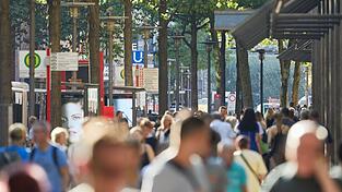In Hamburg lebte Ende 2025 im Schnitt die jüngste Bevölkerung. (Symbolbild) In Hamburg lebte Ende 2025 im Schnitt die jüngste Bevölkerung. (Symbolbild)
