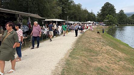 Reges Besuchertreiben herrschte rund um den gesamten See.