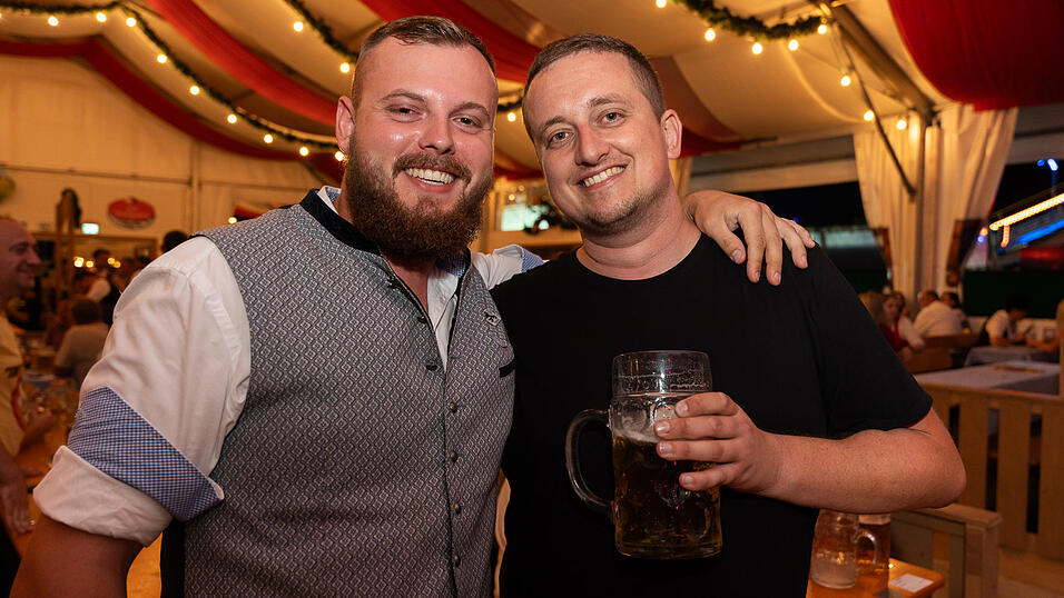 Die Partybilder vom Donnerstag, 17. August 2023, aus dem Festzelt Greindl. Die Partybilder vom Donnerstag, 17. August 2023, aus dem Festzelt Greindl.