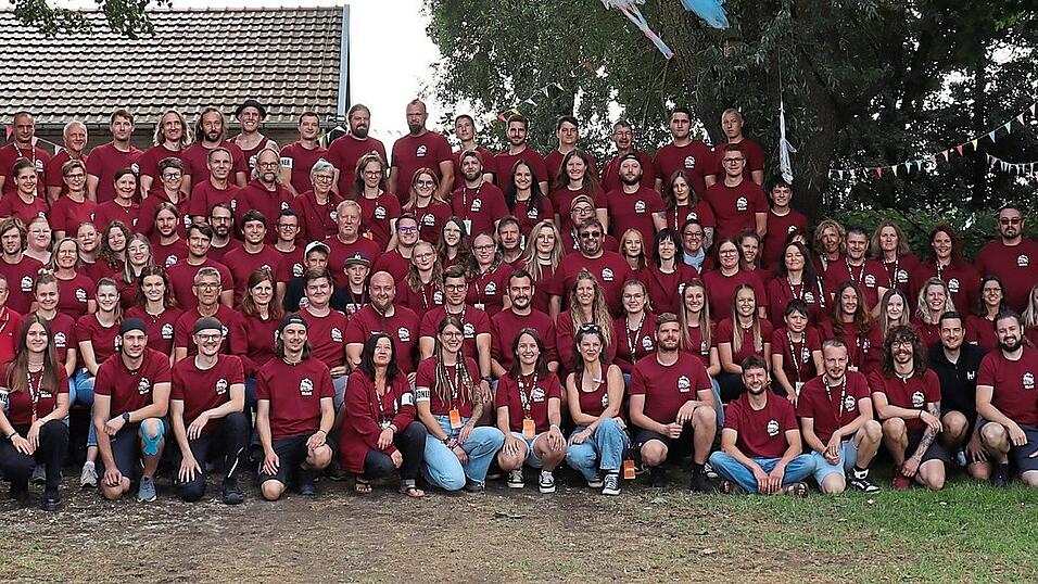 Das Team des Open-Air-Steinberg e. V. packte wieder gemeinsam an. Das Team des Open-Air-Steinberg e. V. packte wieder gemeinsam an.