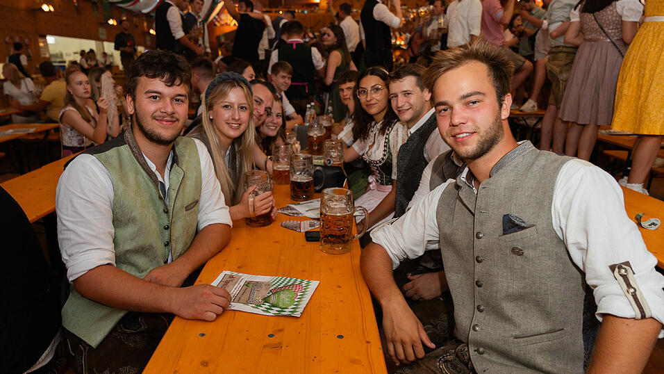 Die Partybilder vom Donnerstag, 17. August 2023, aus dem Festzelt Weckmann.