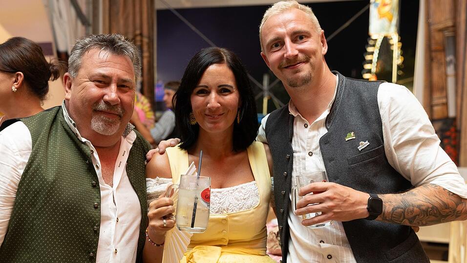 Die Partybilder vom Samstag, 8. August, aus dem Festzelt Greindl. Die Partybilder vom Samstag, 8. August, aus dem Festzelt Greindl.