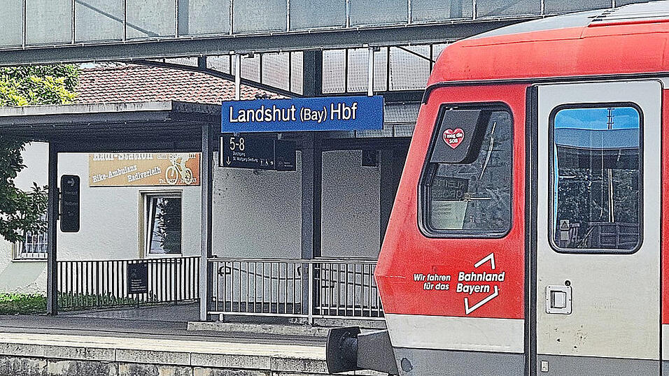 Vor allem Reisende aus dem Umfeld von Landshut profitieren vom Tarifwechsel nach dem Beitritt zum M&uuml;nchner Verkehrsverbund (MVV) zum 1. Januar 2026. Beim Umstieg von Stadtbus auf Regionalz&uuml;ge brauchen Fahrg&auml;ste dann beispielsweise nur mehr ein Ticket.