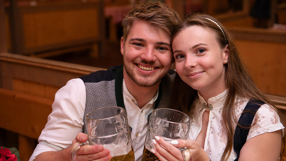 Die Partybilder vom Montag, 11. August, aus dem Festzelt Krönner. Die Partybilder vom Montag, 11. August, aus dem Festzelt Krönner.