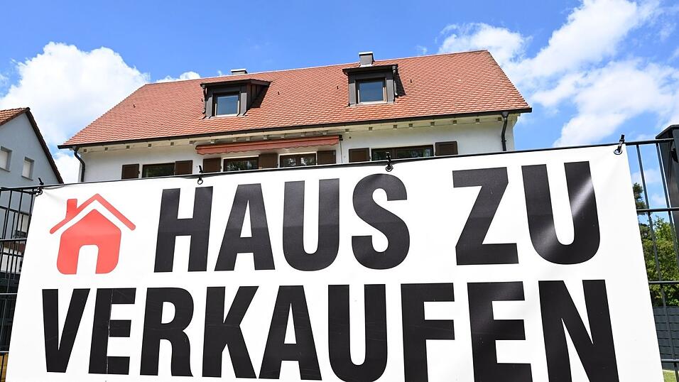 Bei den Hauspreisen gibt es in Deutschland riesige Unterschiede: In den gro&szlig;en Metropolen f&uuml;r die Mehrheit unbezahlbar, in strukturschwachen Regionen im Norden und Osten g&uuml;nstig. (Symbolbild)