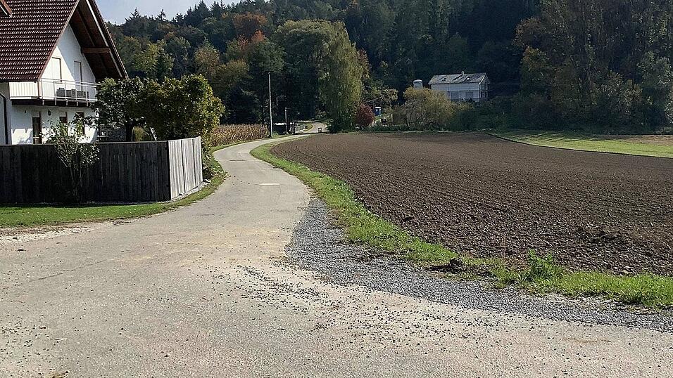 In Oberk&ouml;llnbach werden die Sportplatzstra&szlig;e (im Bild) und die Badstra&szlig;e saniert.