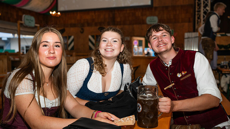Die Partybilder vom Montag, 17. August, aus dem Festzelt Weckmann. Die Partybilder vom Montag, 17. August, aus dem Festzelt Weckmann.