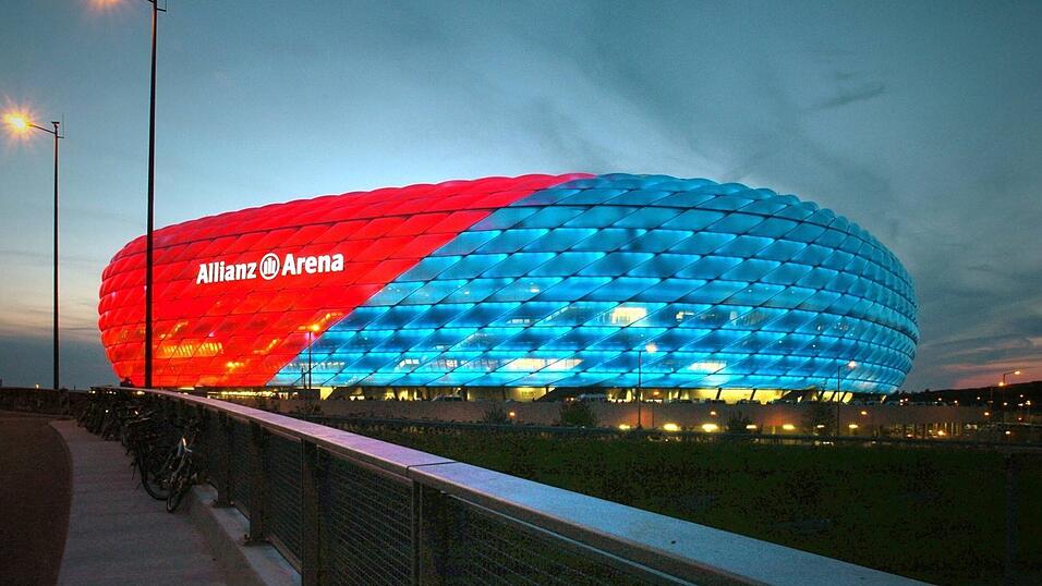 Das München-Derby zwischen dem TSV 1860 und dem FC Bayern II findet doch nicht in der Allianz Arena statt. Das München-Derby zwischen dem TSV 1860 und dem FC Bayern II findet doch nicht in der Allianz Arena statt.