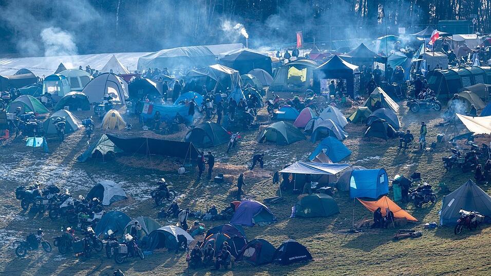 Aus ganz Europa reisen Biker f&uuml;r das Spektakel nach Niederbayern.