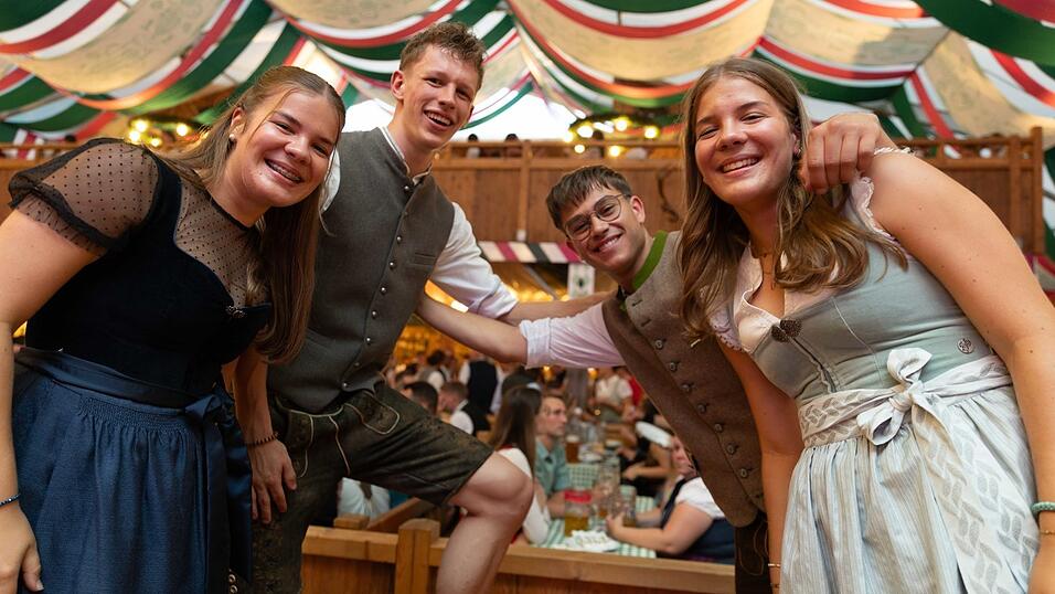 Die Partybilder vom Freitag, 7. August, aus dem Festzelt Weckmann. Die Partybilder vom Freitag, 7. August, aus dem Festzelt Weckmann.