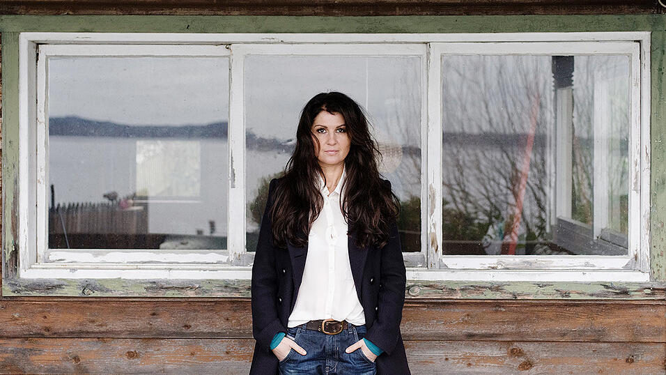 Die Band hat mit Musikerin Gudrun Mittermeier zusammengearbeitet.