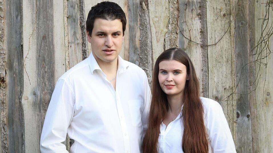 Dominik Zankl aus Falkenfels und Magdalena Schub aus Haselbach haben schon mehrere Jugendwallfahrten auf den Bogenberg im Landkreis Straubing-Bogen mitorganisiert.