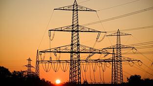 Stromkunden können mit Entlastung bei Netzentgelten rechnen (Archivbild). Stromkunden können mit Entlastung bei Netzentgelten rechnen (Archivbild).