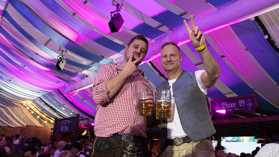 Die Partybilder vom Samstag, 16. August, aus dem Festzelt Wenisch. Die Partybilder vom Samstag, 16. August, aus dem Festzelt Wenisch.