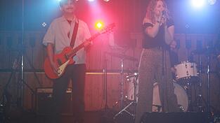 Ein fulminantes Comeback legte die Band „Studebaker’s Blacksmith Shop“ am vergangenen Samstag hin: bei ihrem Sound gab es für die Partygäste kein Stillhalten mehr