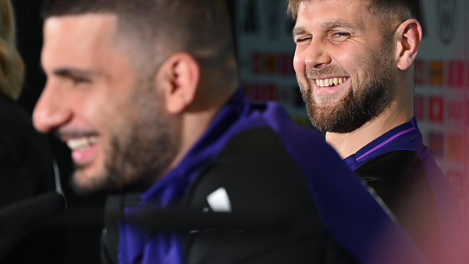 Bei Toren ist die Freude bei den Nationalspielern groß. Nach dem Willen einiger Fans läuft bei Treffern der DFB-Elf im Stadion künftig 'Major Tom'. Bei Toren ist die Freude bei den Nationalspielern groß. Nach dem Willen einiger Fans läuft bei Treffern der DFB-Elf im Stadion künftig 'Major Tom'.