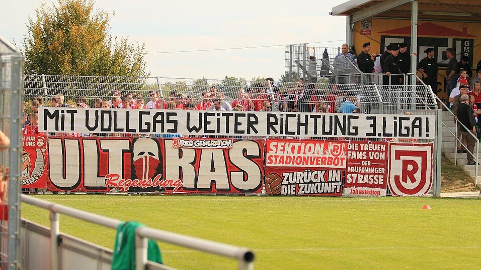 Der Jahn kommt bei Schalding-Heining nicht über ein 0:0 hinaus. Der Jahn kommt bei Schalding-Heining nicht über ein 0:0 hinaus.