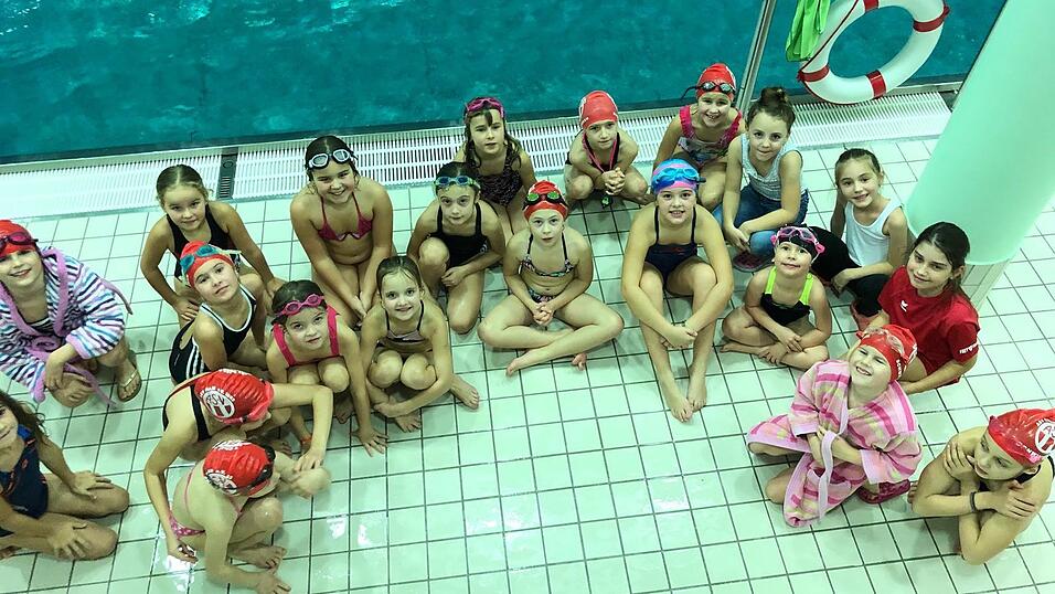 Die Seestern-M&auml;dels beim Wettbewerb.