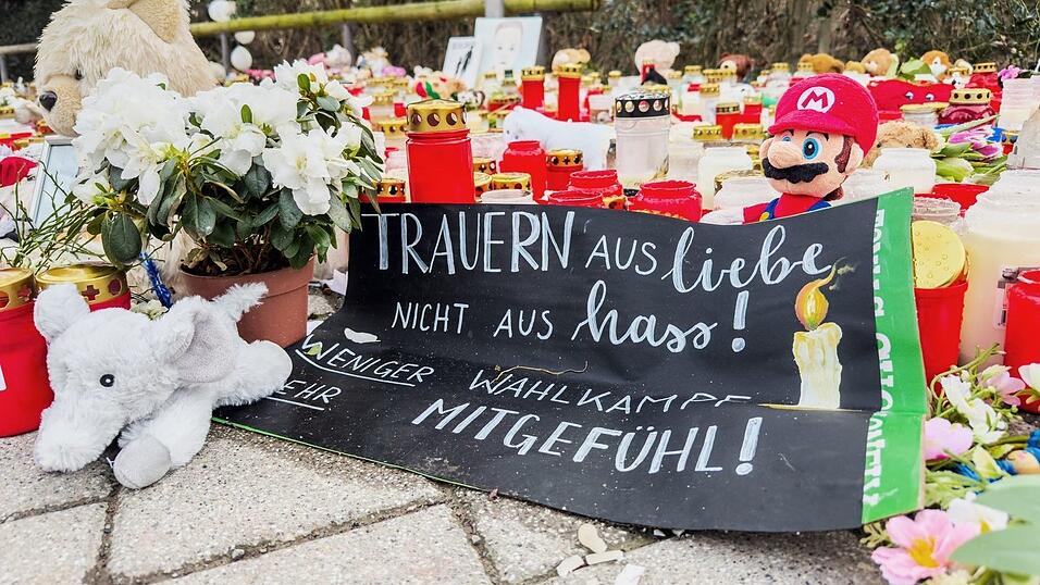 Ermahnungen in der Nähe des Tatorts des tödlichen Messerangriffs von Aschaffenburg: «Weniger Wahlkampf, mehr Mitgefühl!»
