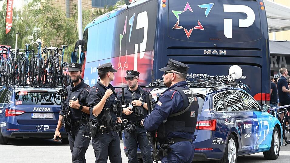 Das israelische Team steht unter Polizeischutz.