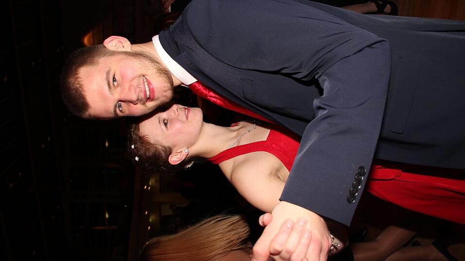 Die Bilder vom Abschlussball der Tanzschule Seidel in der Fraunhofer-Halle am 28. November. Die Bilder vom Abschlussball der Tanzschule Seidel in der Fraunhofer-Halle am 28. November.