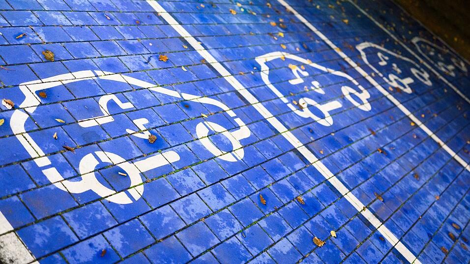 Nach rund zwei Jahren F&ouml;rderstopp gibt der Staat wieder Geld f&uuml;r den Kauf von Elektroautos.