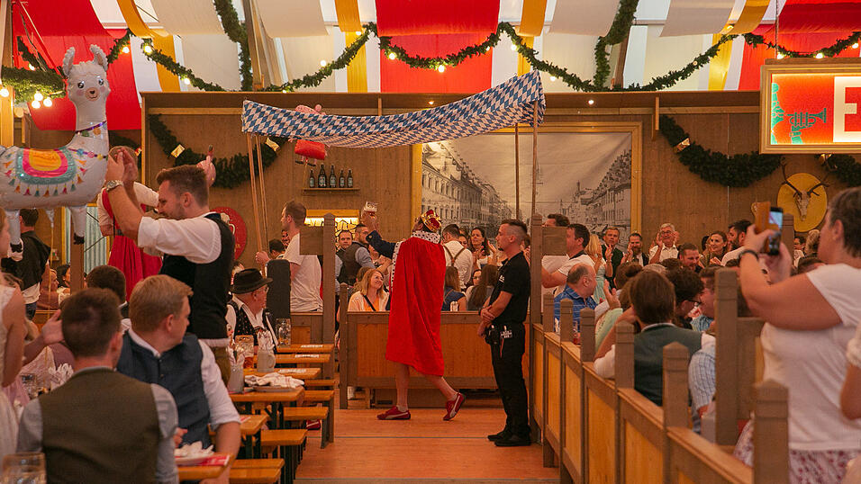 Die Partybilder vom Freitag, 12. August 2022, aus dem Festzelt Krönner.