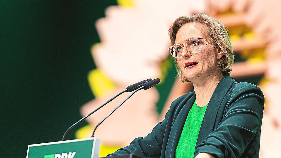 Grünen-Chefin Franziska Brantner mahnt bei den Deutschen mehr Tatkraft und Zuversicht an, statt Probleme lediglich zu beschreiben und sich dabei über Monate in Kleinigkeiten zu verlieren. Grünen-Chefin Franziska Brantner mahnt bei den Deutschen mehr Tatkraft und Zuversicht an, statt Probleme lediglich zu beschreiben und sich dabei über Monate in Kleinigkeiten zu verlieren.