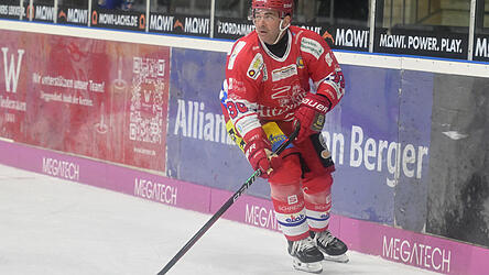 Die Deggendorfer Eishockeylegende &bdquo;Hackstock&ldquo; Thomas Greilinger steht am Freitag im Vordergrund.