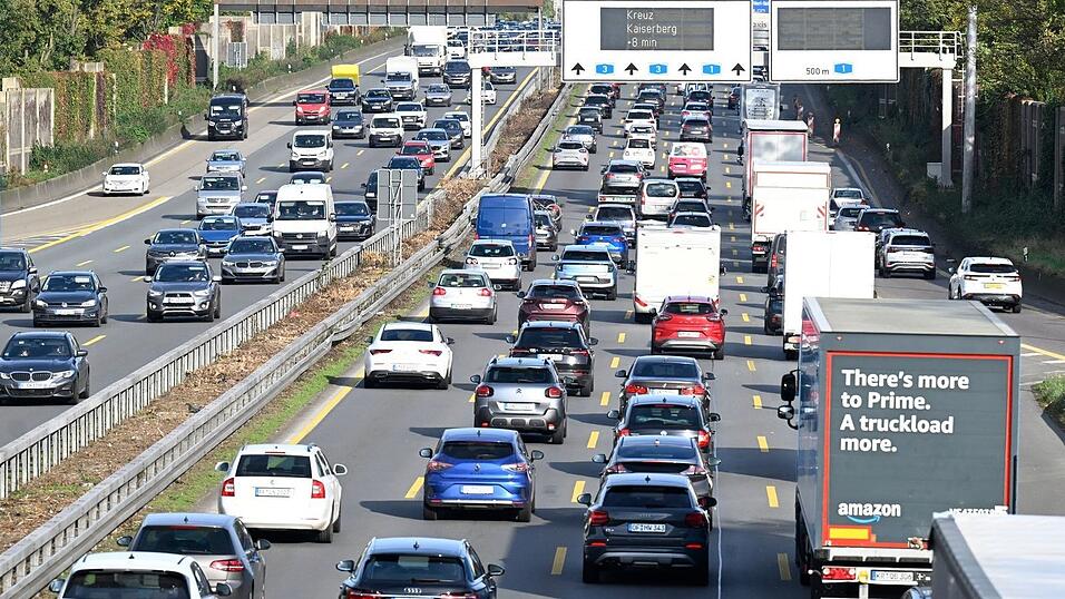 Die 2025 registrierten Staus auf den deutschen Autobahnen waren l&auml;nger als im Vorjahr. (Archivbild)