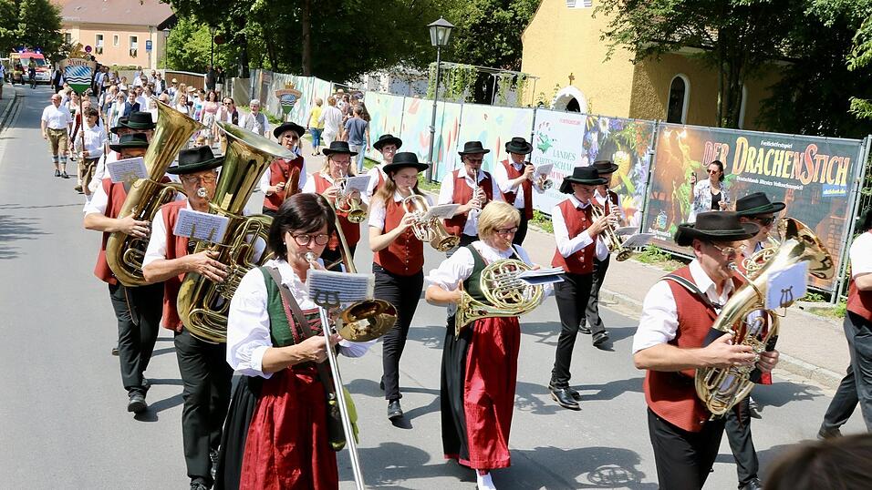 Das Blasorchester Furth im Wald... Das Blasorchester Furth im Wald...