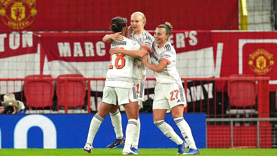 Pernille Harder (M) trifft f&uuml;r den FC Bayern gleich zweimal in Manchester.