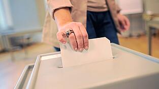 Die H&auml;lfte aller Wahlberechtigten ist weiblich - doch f&uuml;rs B&uuml;rgermeisteramt treten nur sieben Frauen im Landkreis an.